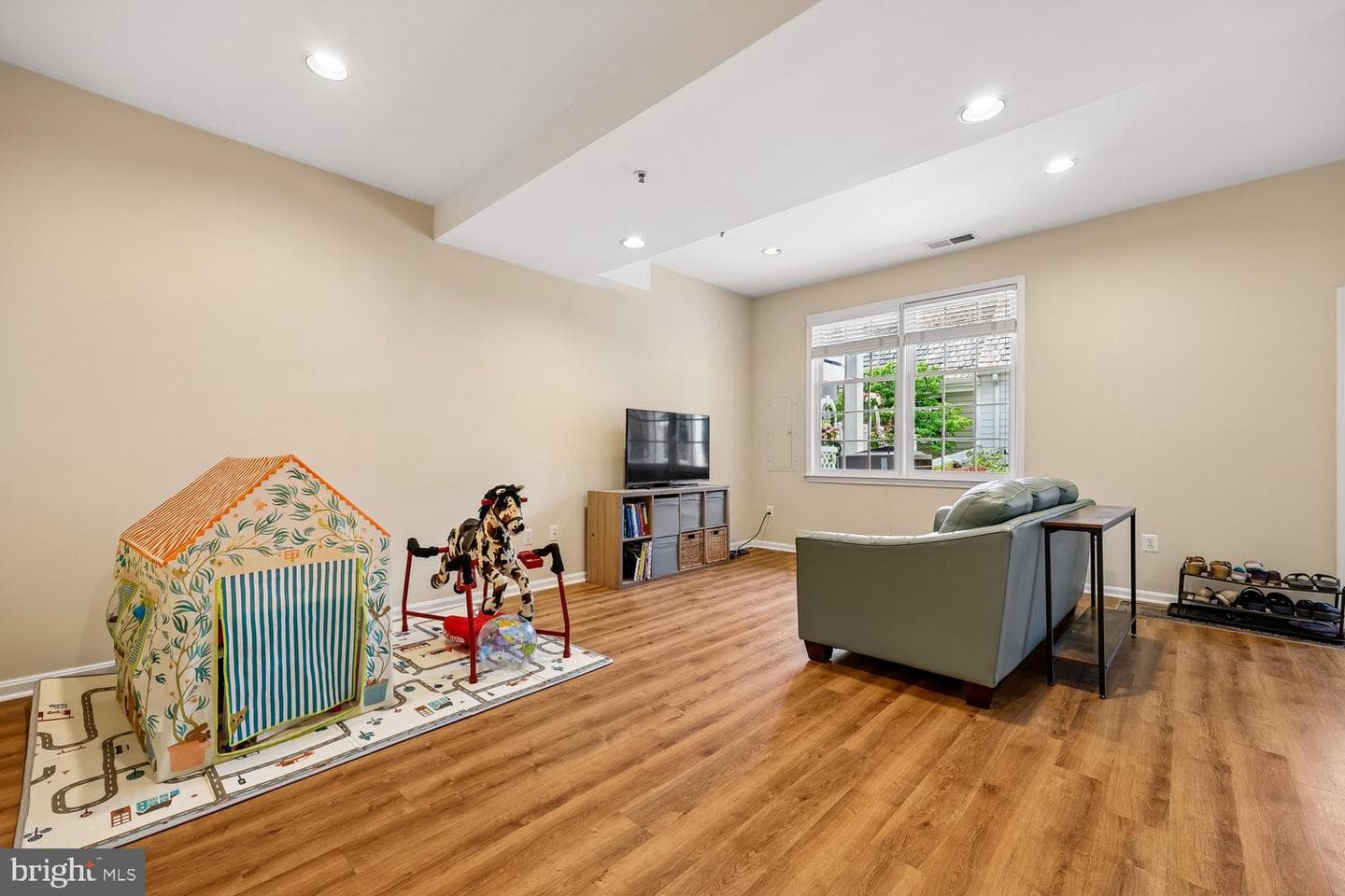 211 Chestertown Street photo 28