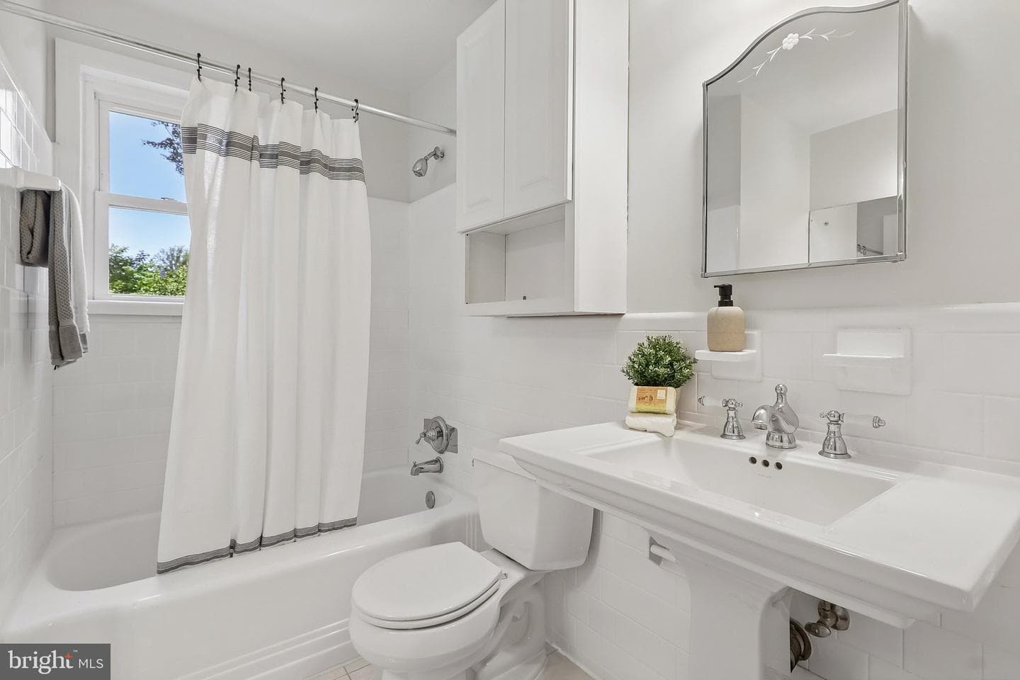 5719 Newington Road photo 41