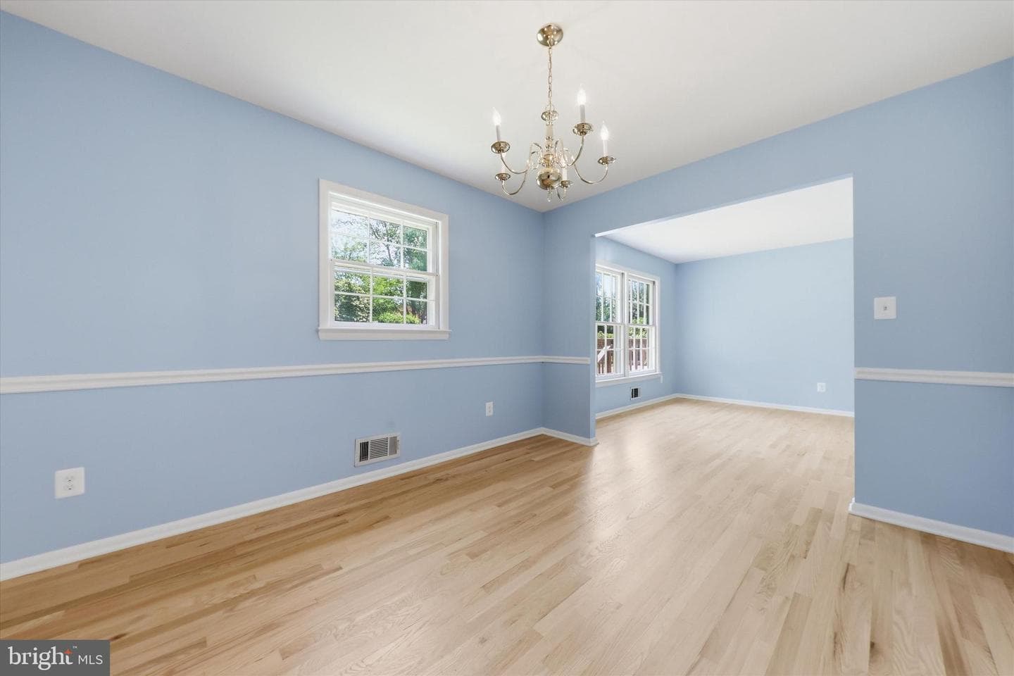 3710 Queen Mary Drive photo 7