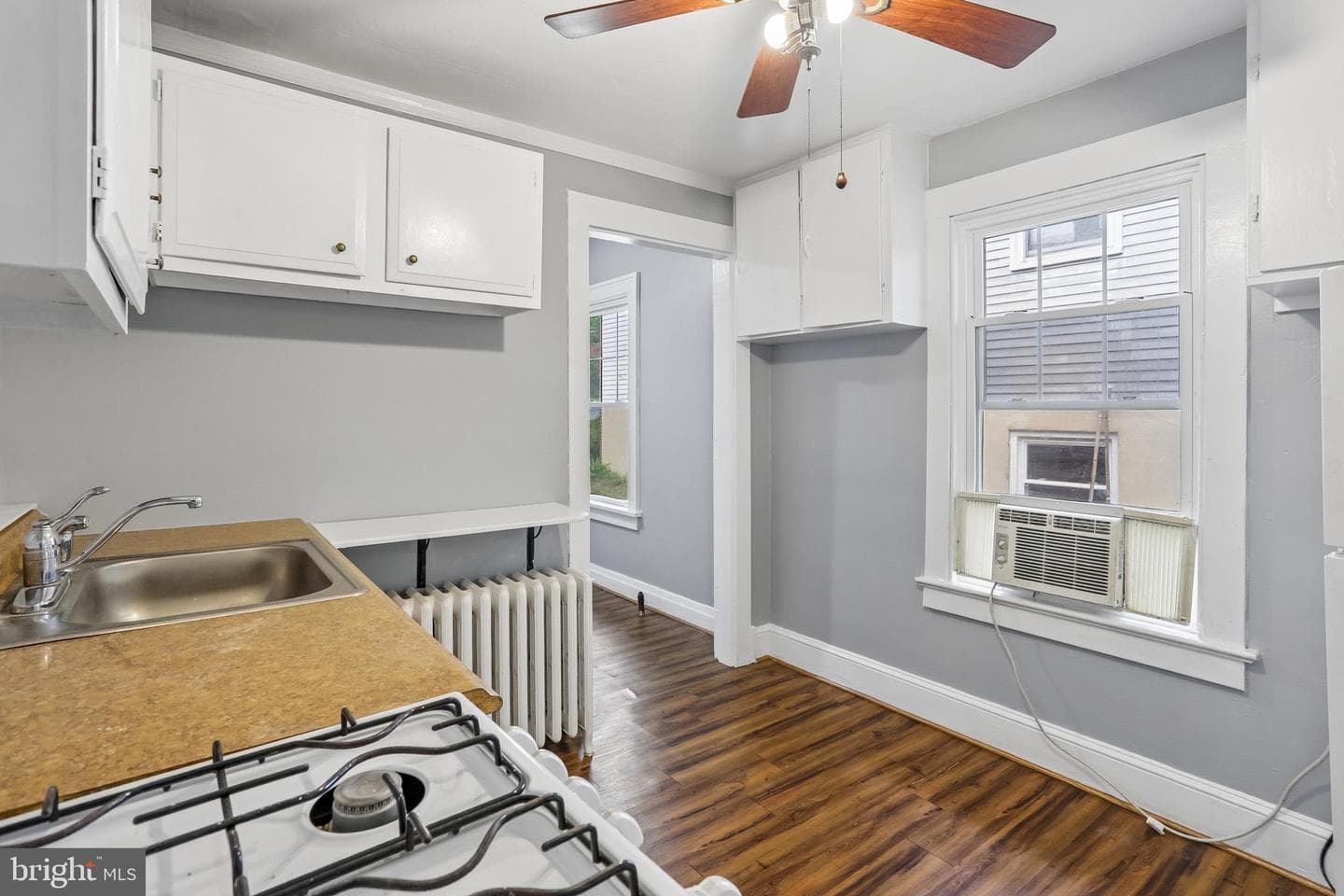 315 Circle Avenue photo 11