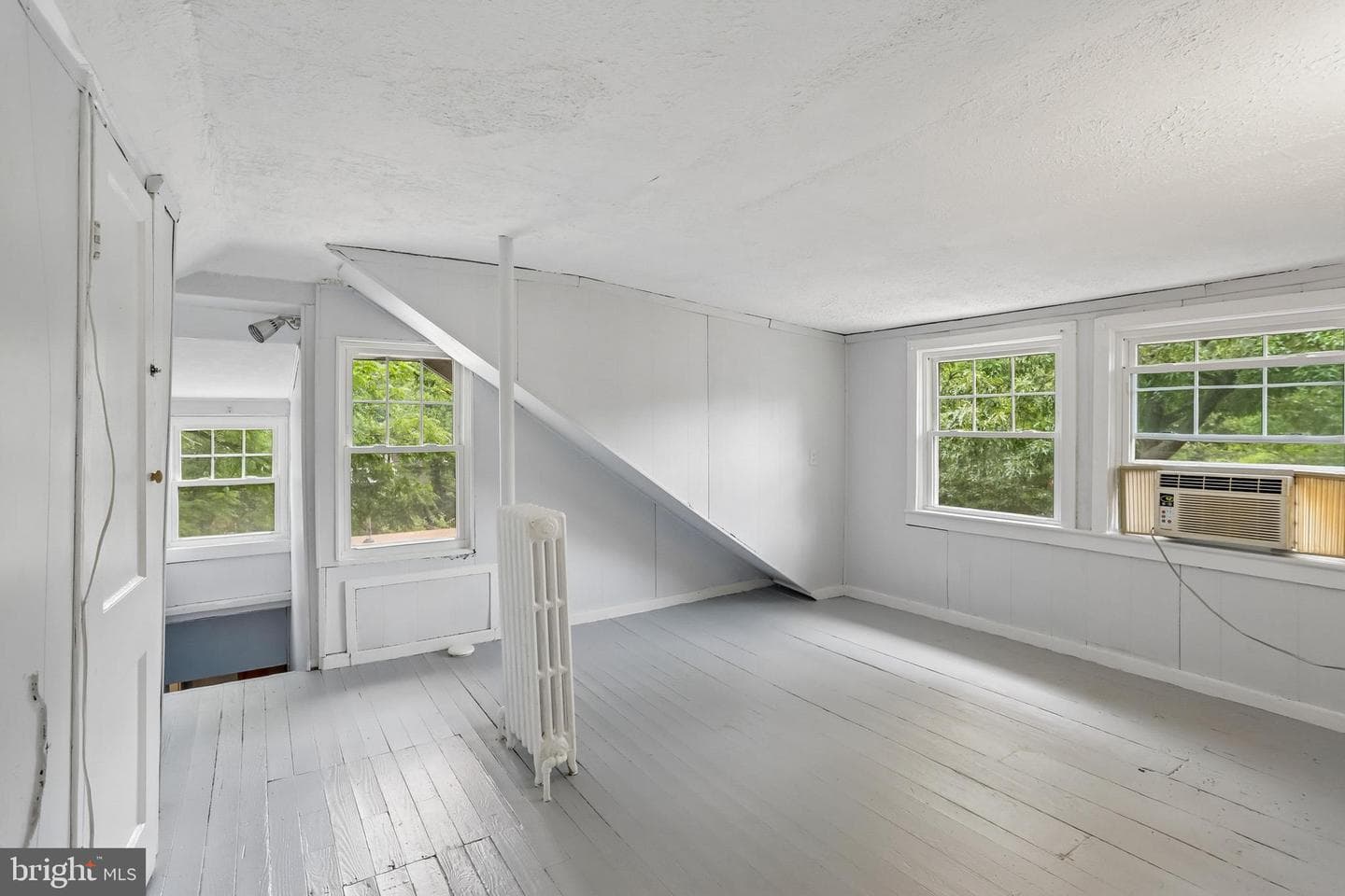 315 Circle Avenue photo 17