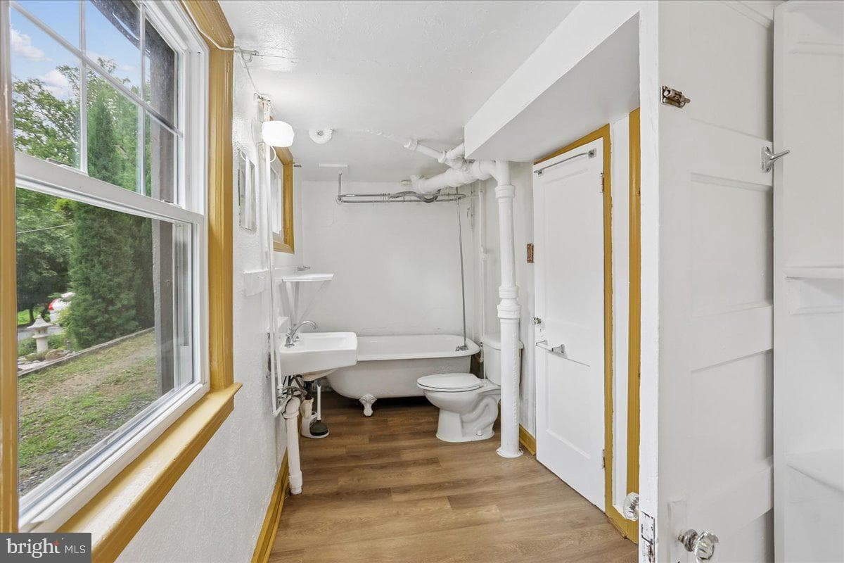 315 Circle Avenue photo 35