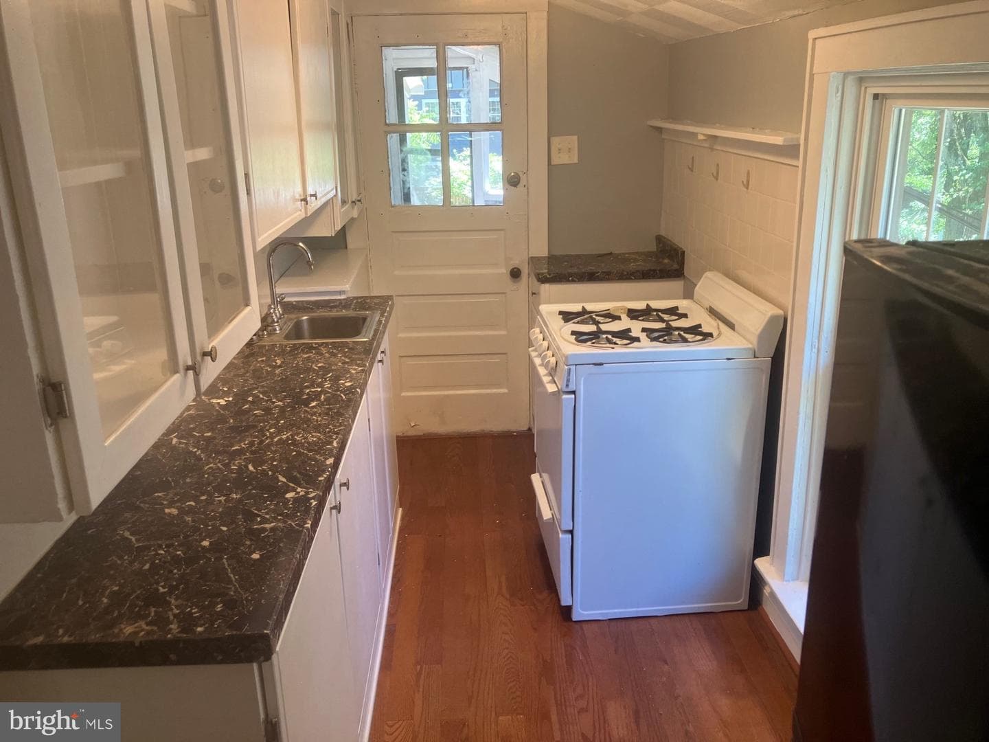 315 Circle Avenue photo 53