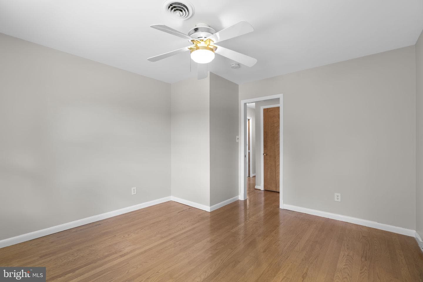 18015 Muncaster Road photo 38