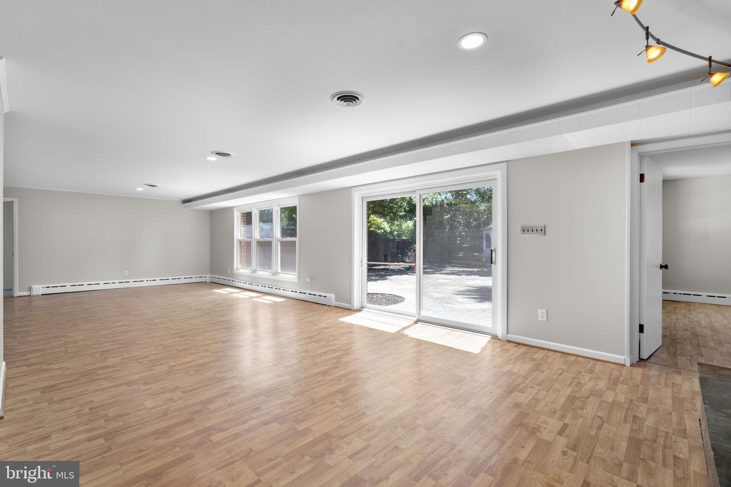 18015 Muncaster Road photo 49