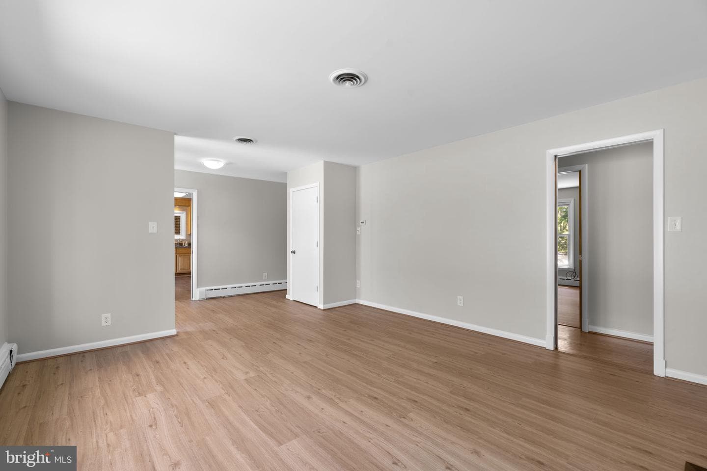 18015 Muncaster Road photo 9