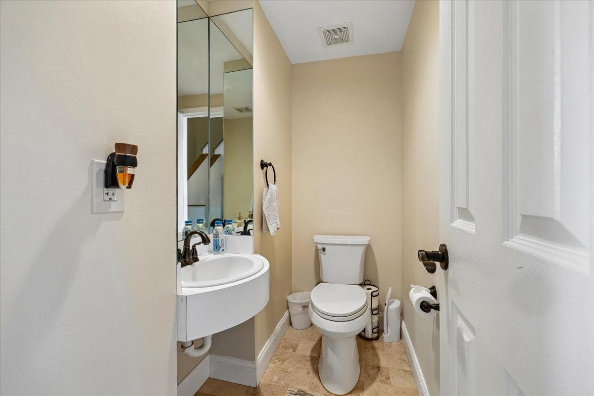 7804 Yankee Harbor Drive photo 17
