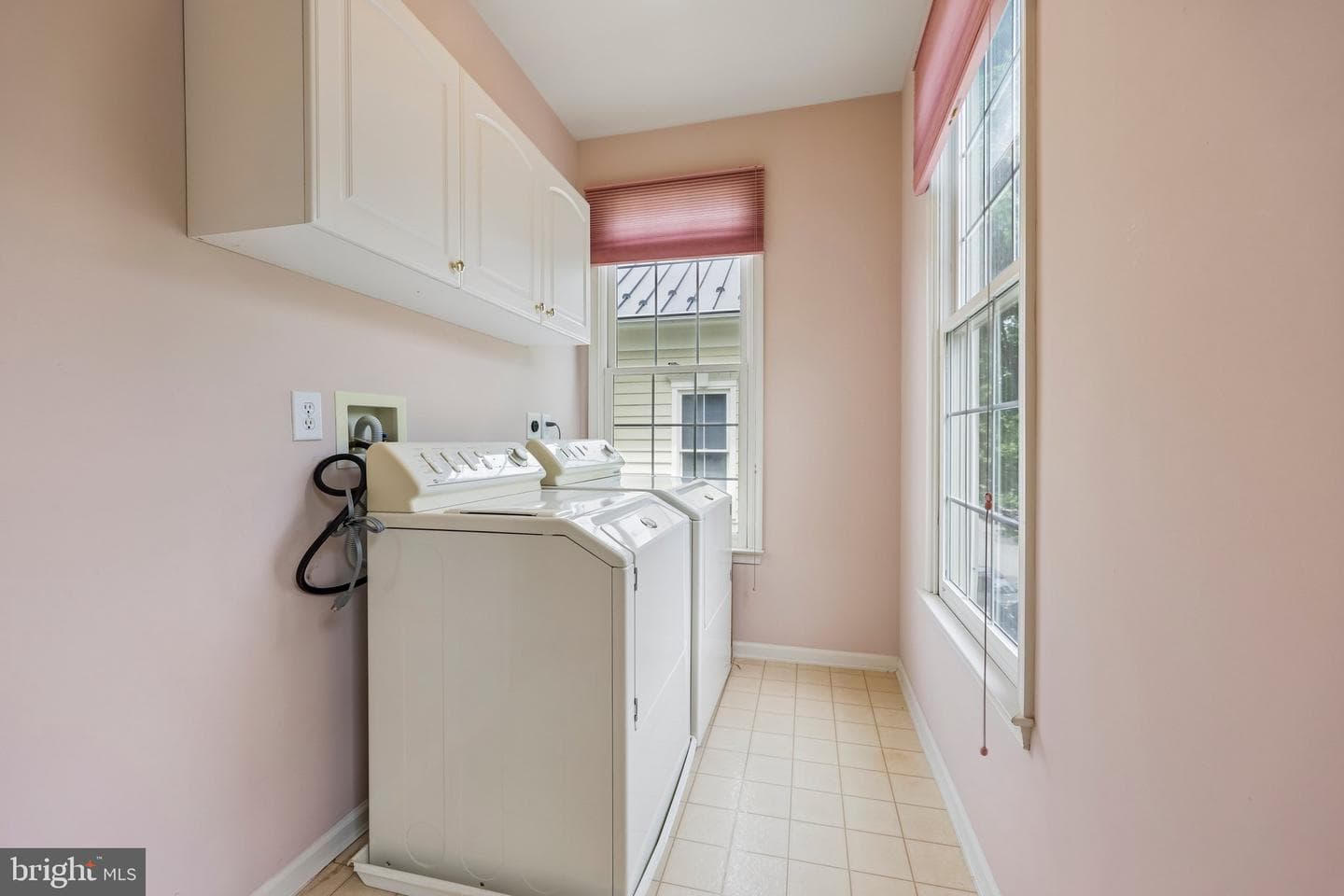 331 Alfandre Street photo 15