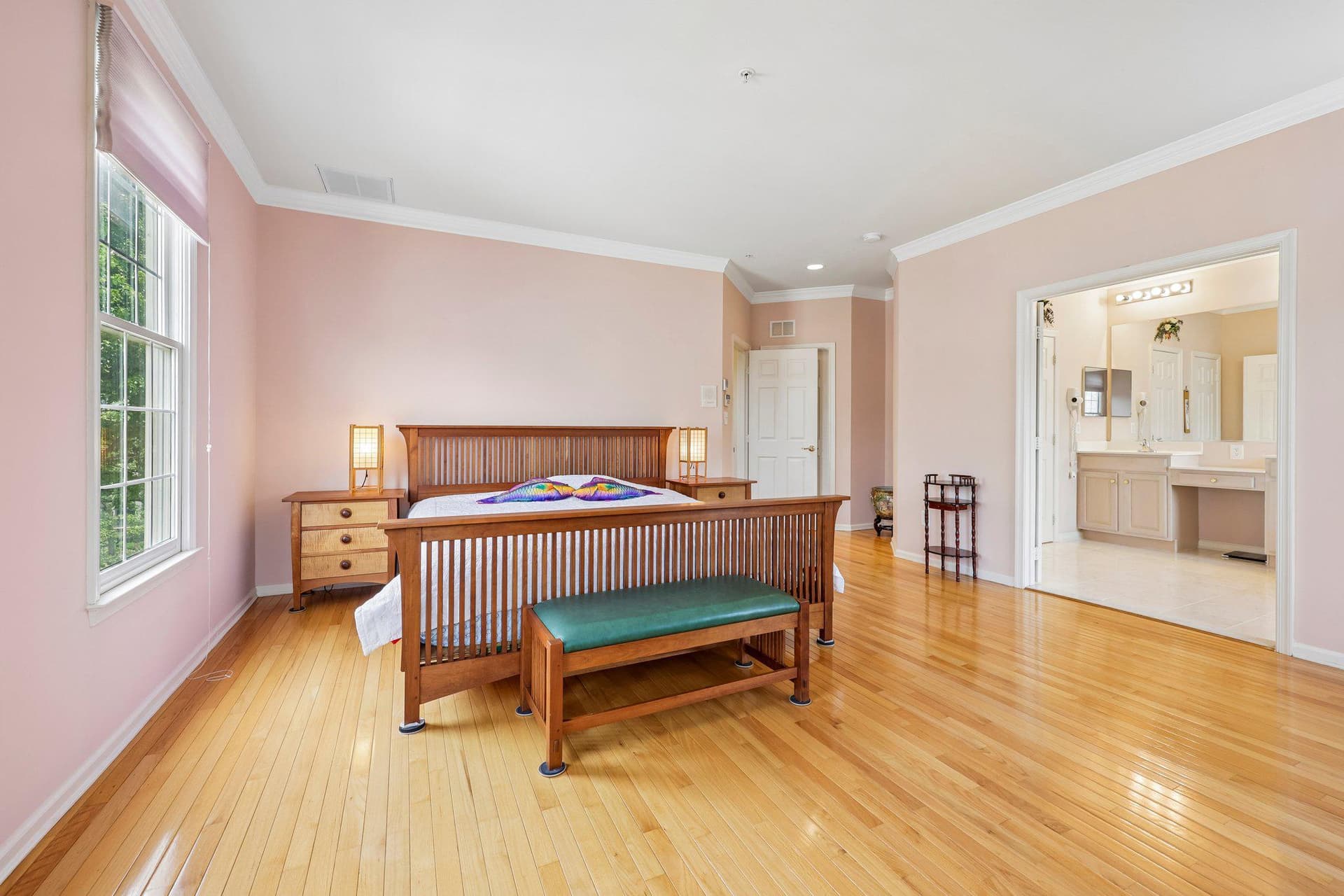 331 Alfandre Street photo 16