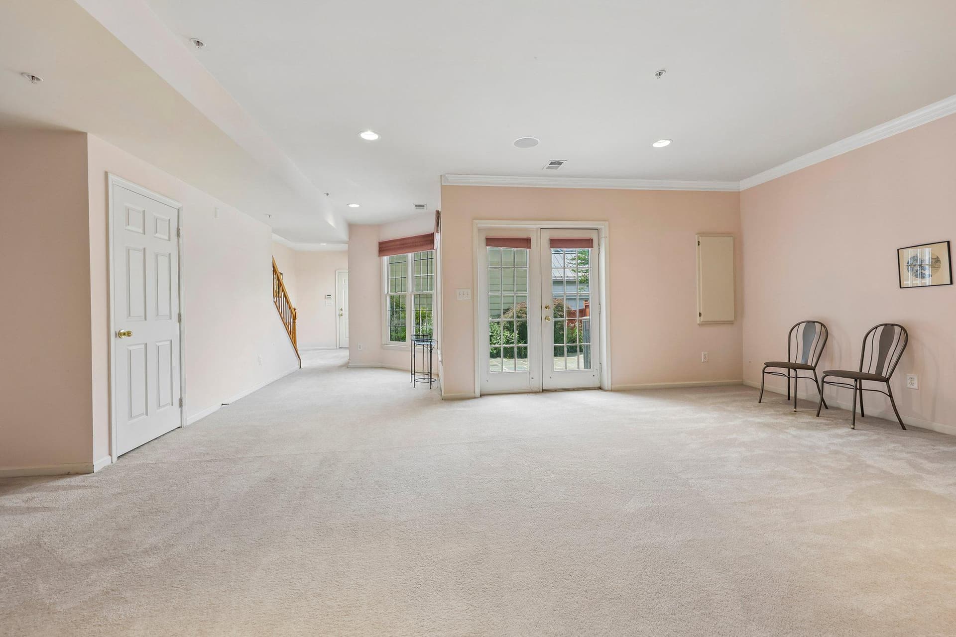 331 Alfandre Street photo 28