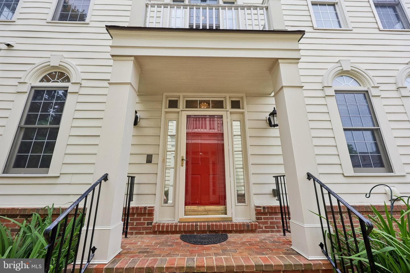 331 Alfandre Street photo 3
