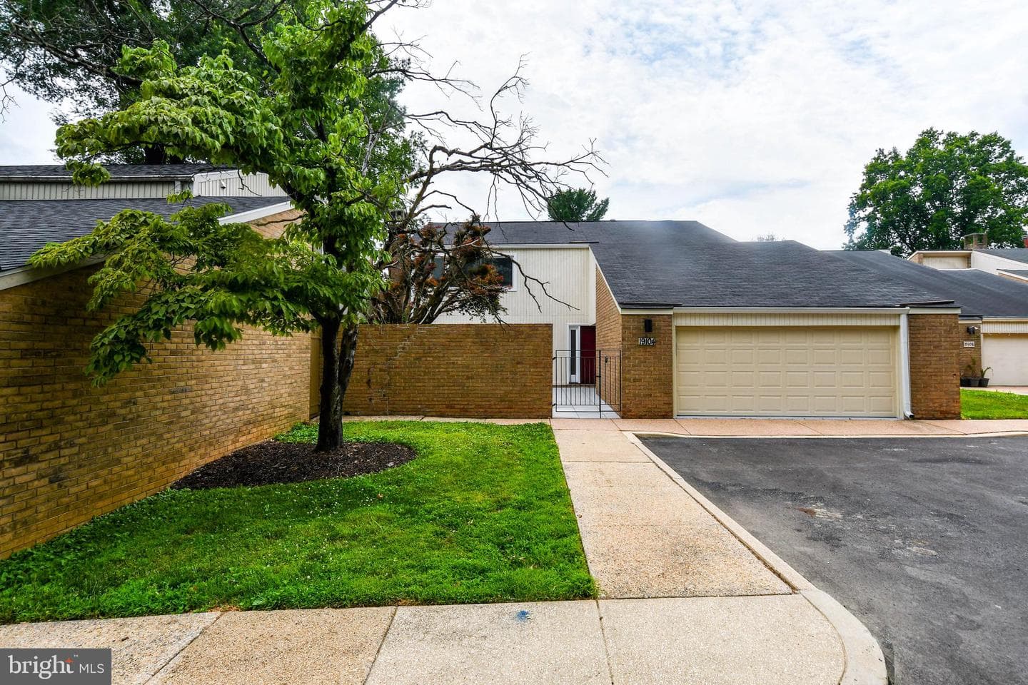 19104 Roman Way photo 3