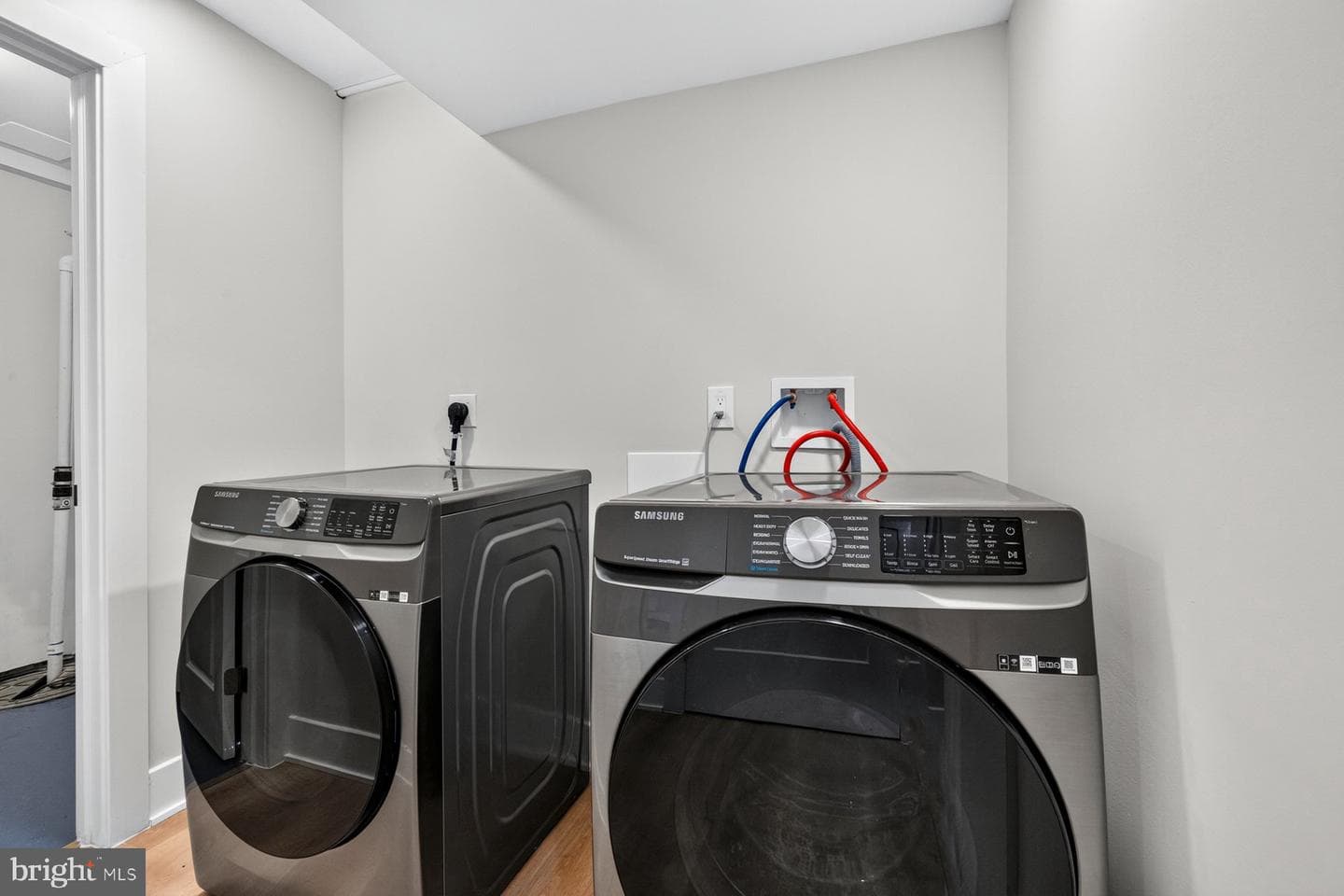2610 Silverdale Drive photo 33