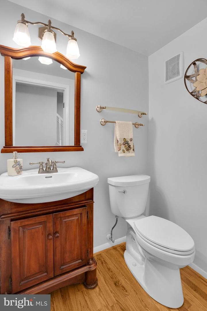 8604 Calypso Lane photo 11