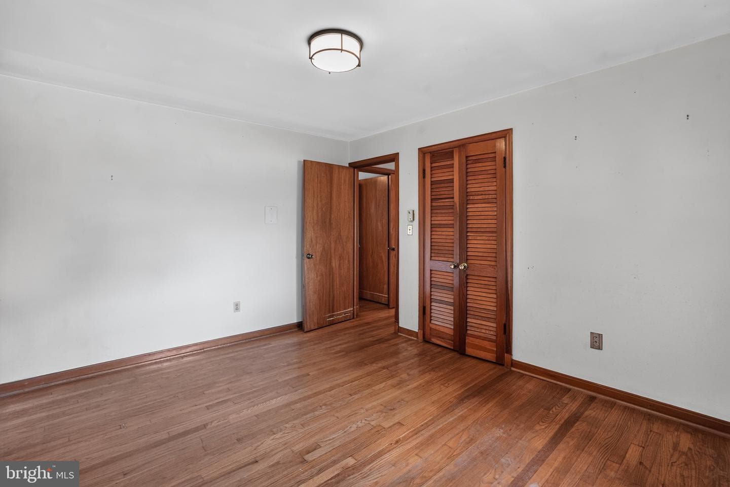 22300 Peach Tree Road photo 29