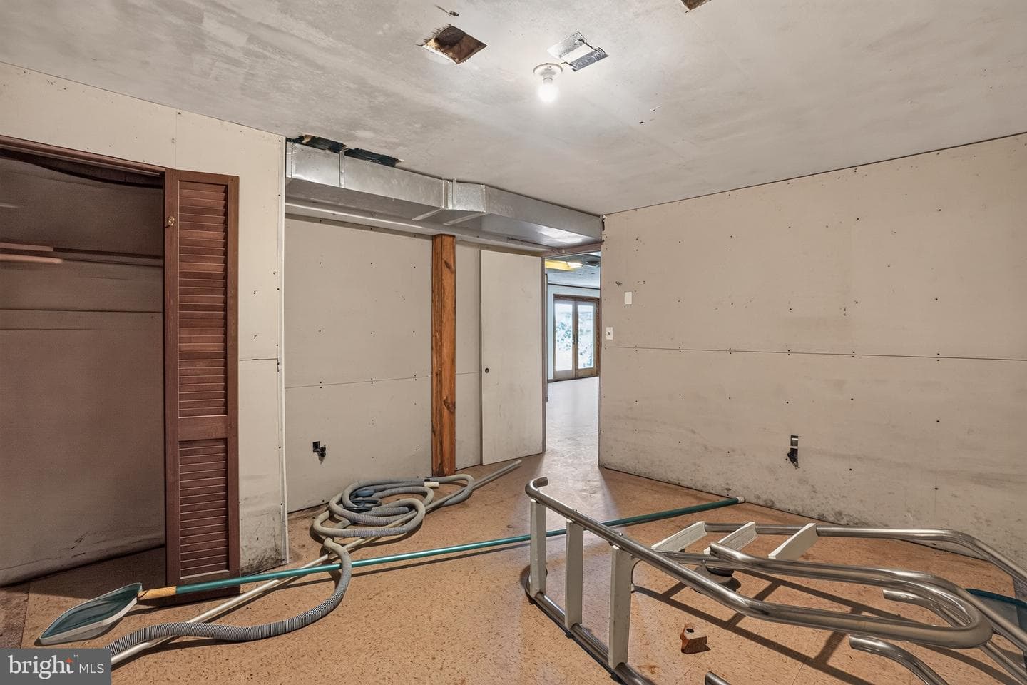 22300 Peach Tree Road photo 42