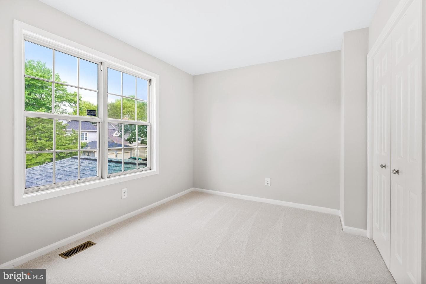 8329 Marketree Circle photo 32