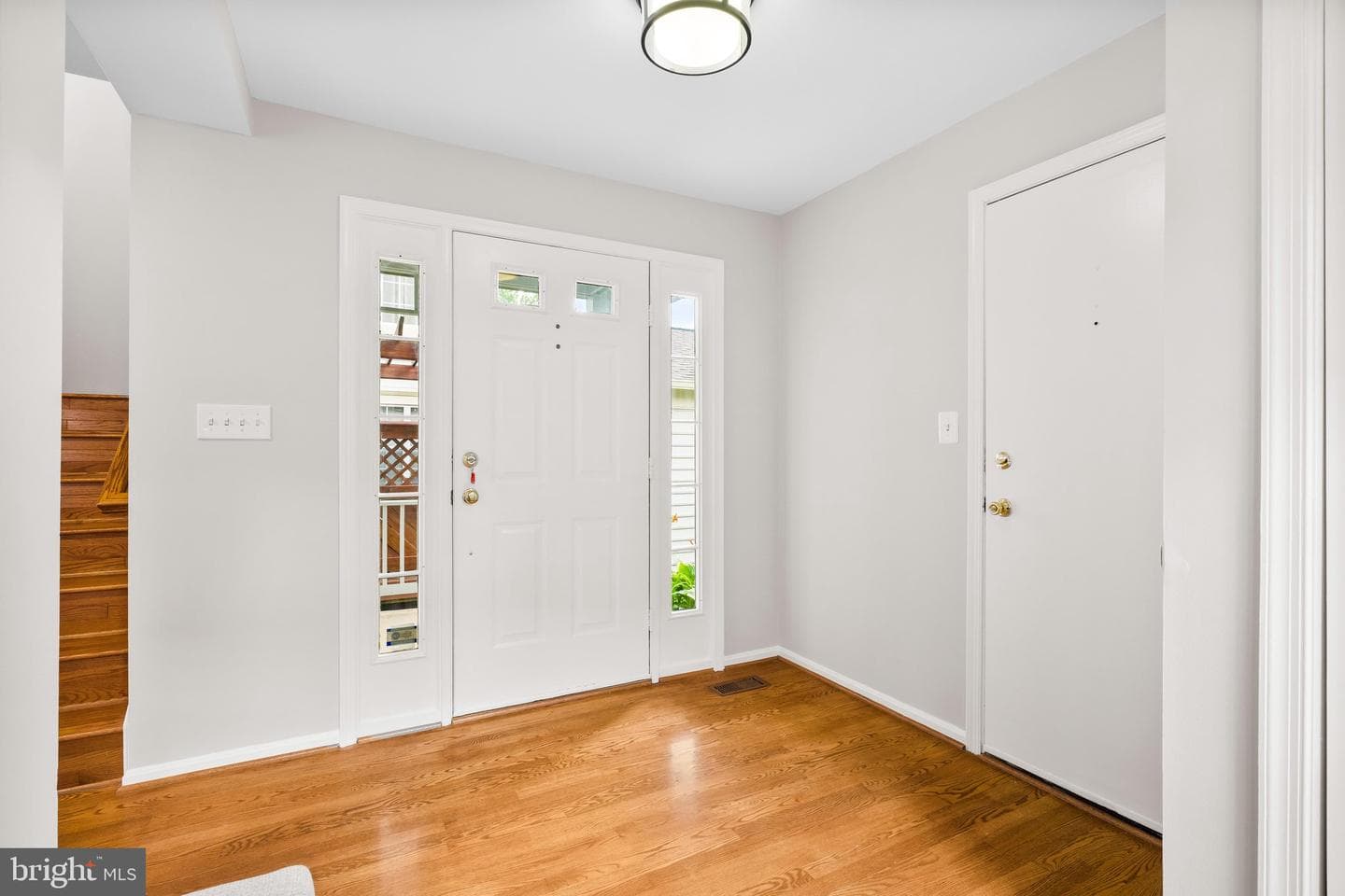 8329 Marketree Circle photo 6