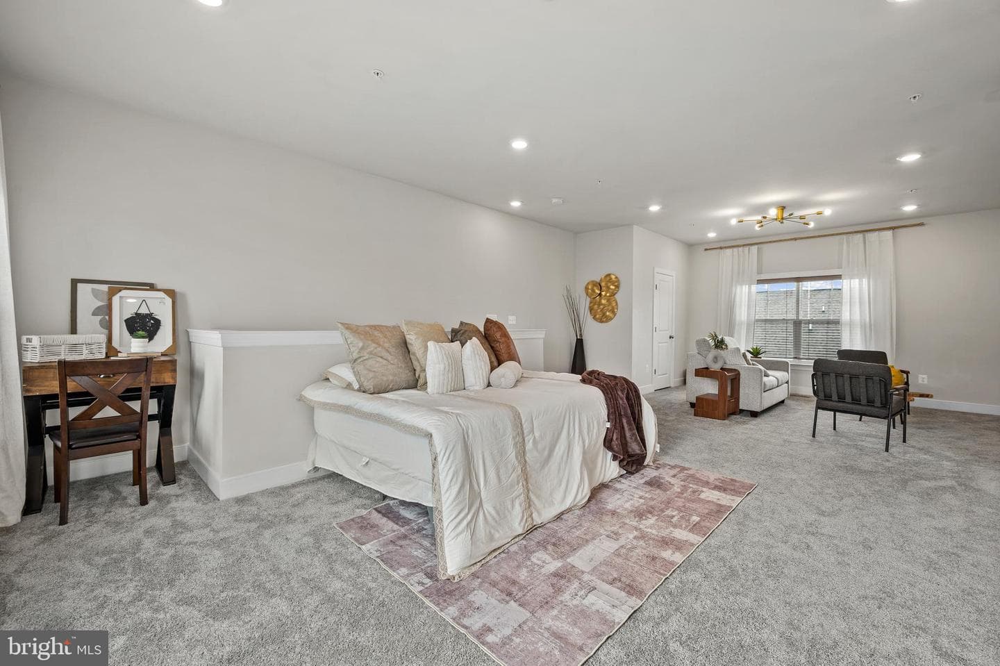 122 Dickenson Drive photo 38