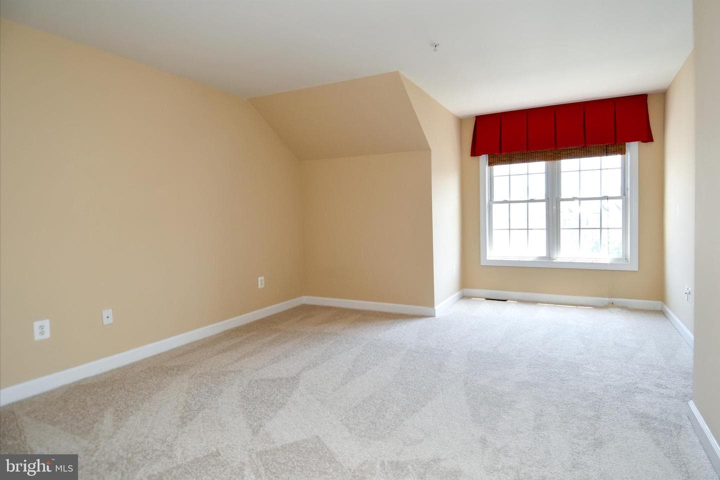 589 Cedar Spring Street photo 27