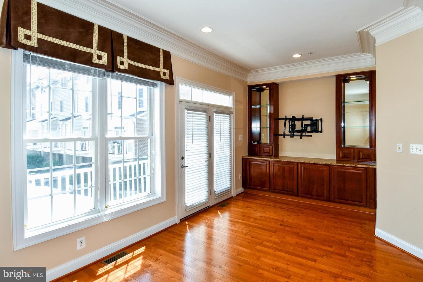 589 Cedar Spring Street photo 8