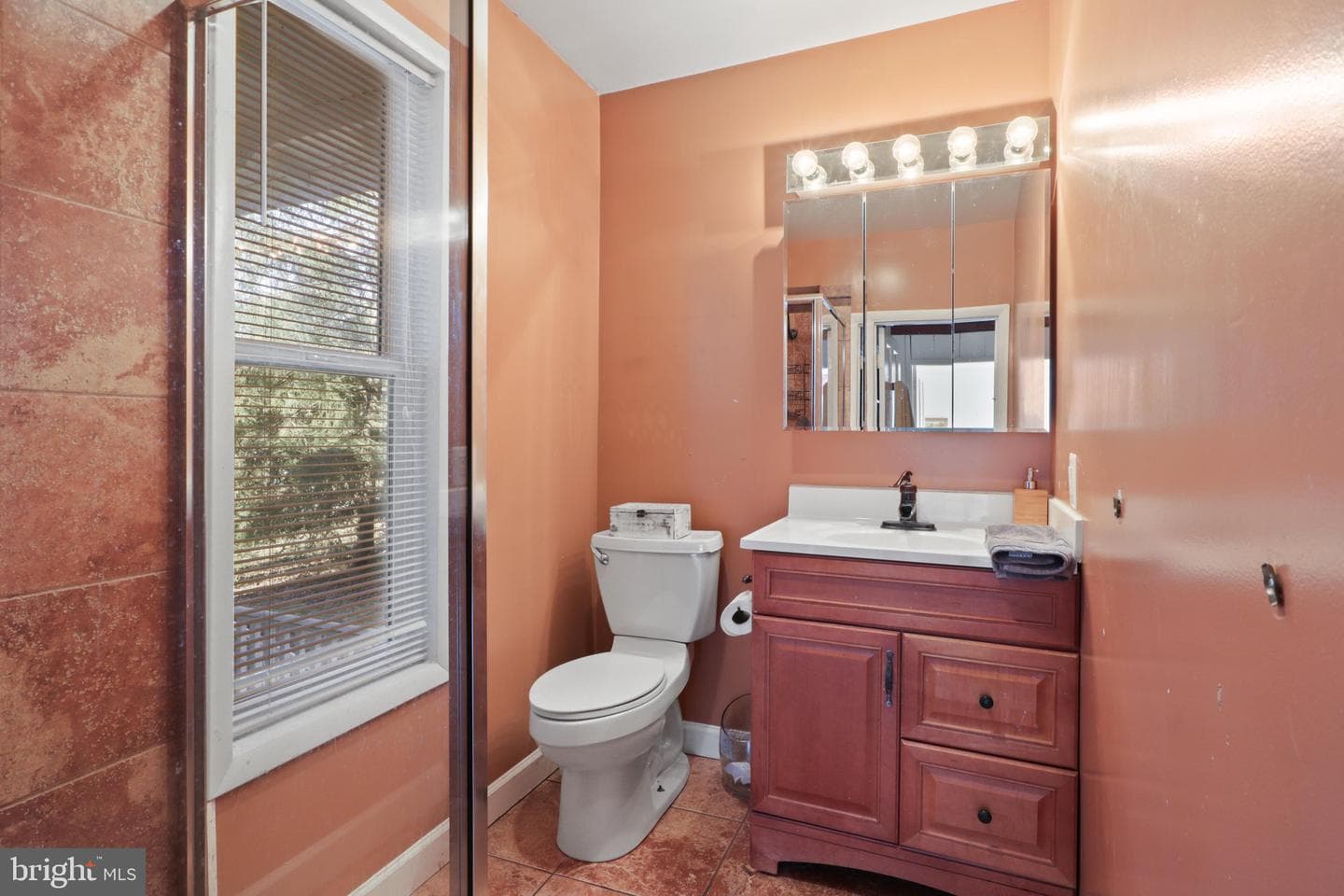 206 Grove Avenue photo 16