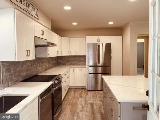 1016 Windrush Lane photo 6