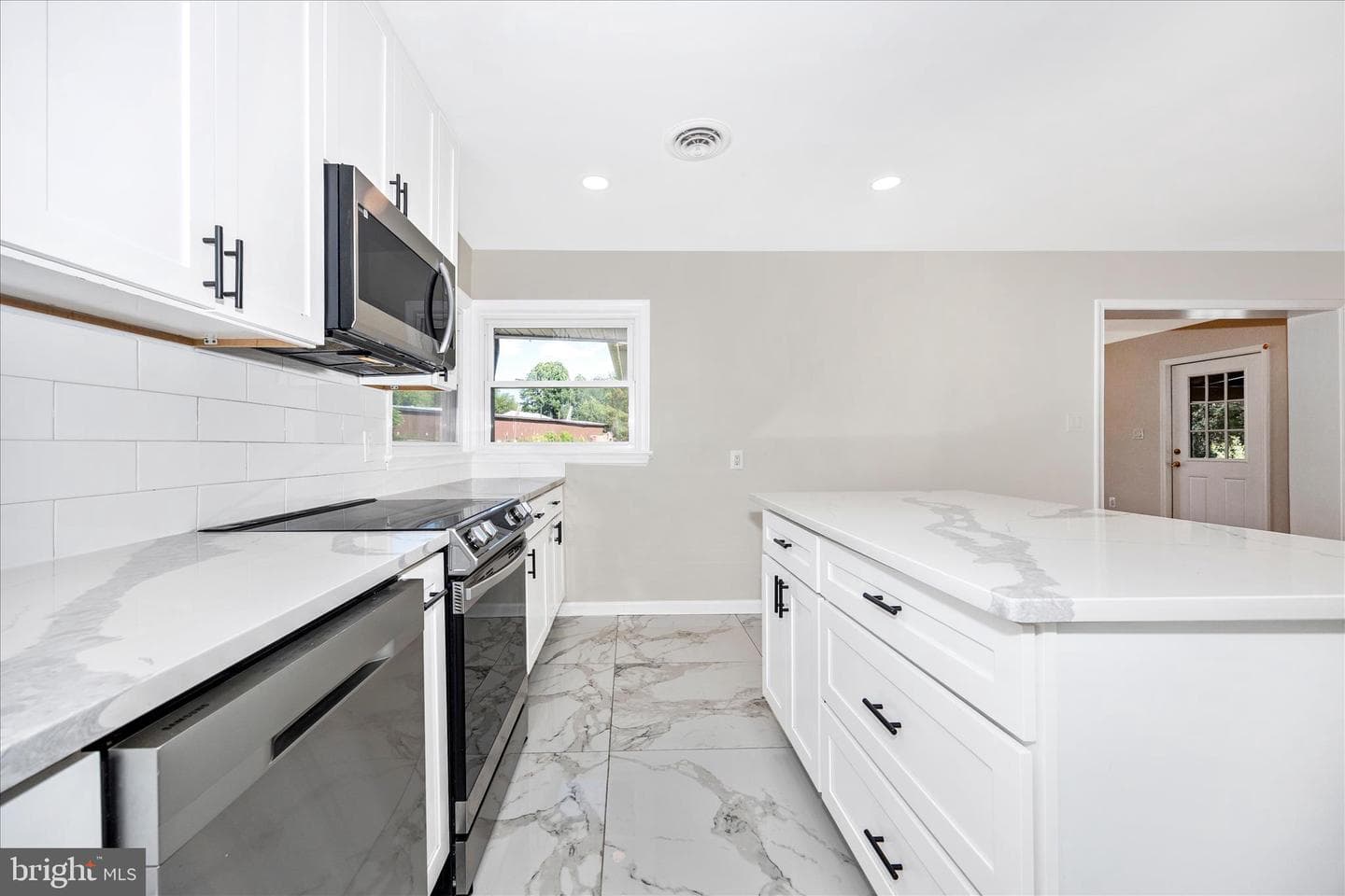 16215 Redland Rd photo 15
