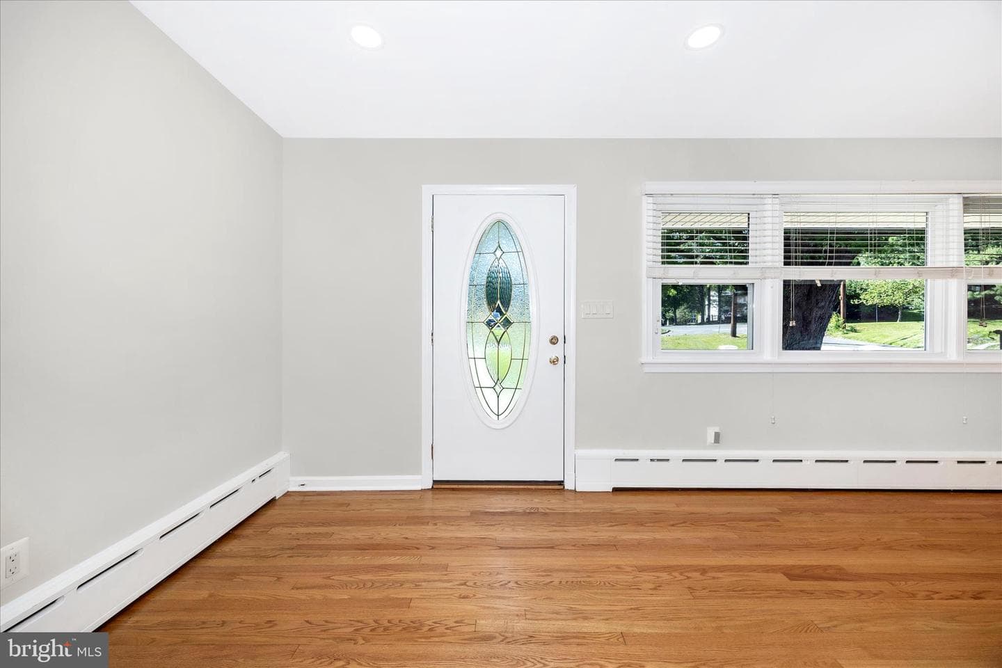 16215 Redland Rd photo 3