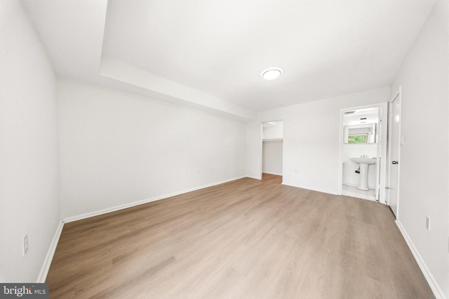 2202 Greenery Lane #301-22 photo 18