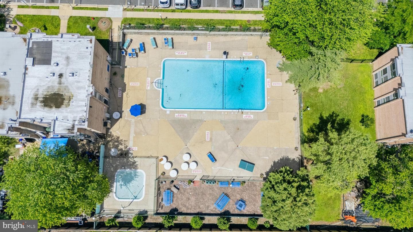 2202 Greenery Lane #301-22 photo 27
