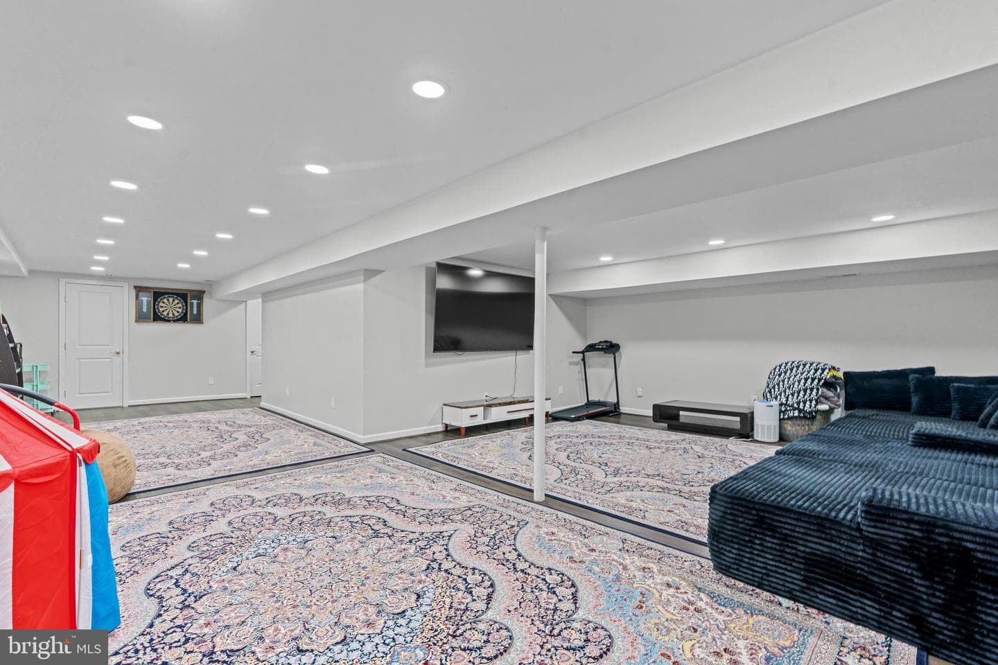 10904 Gainsborough Road photo 38