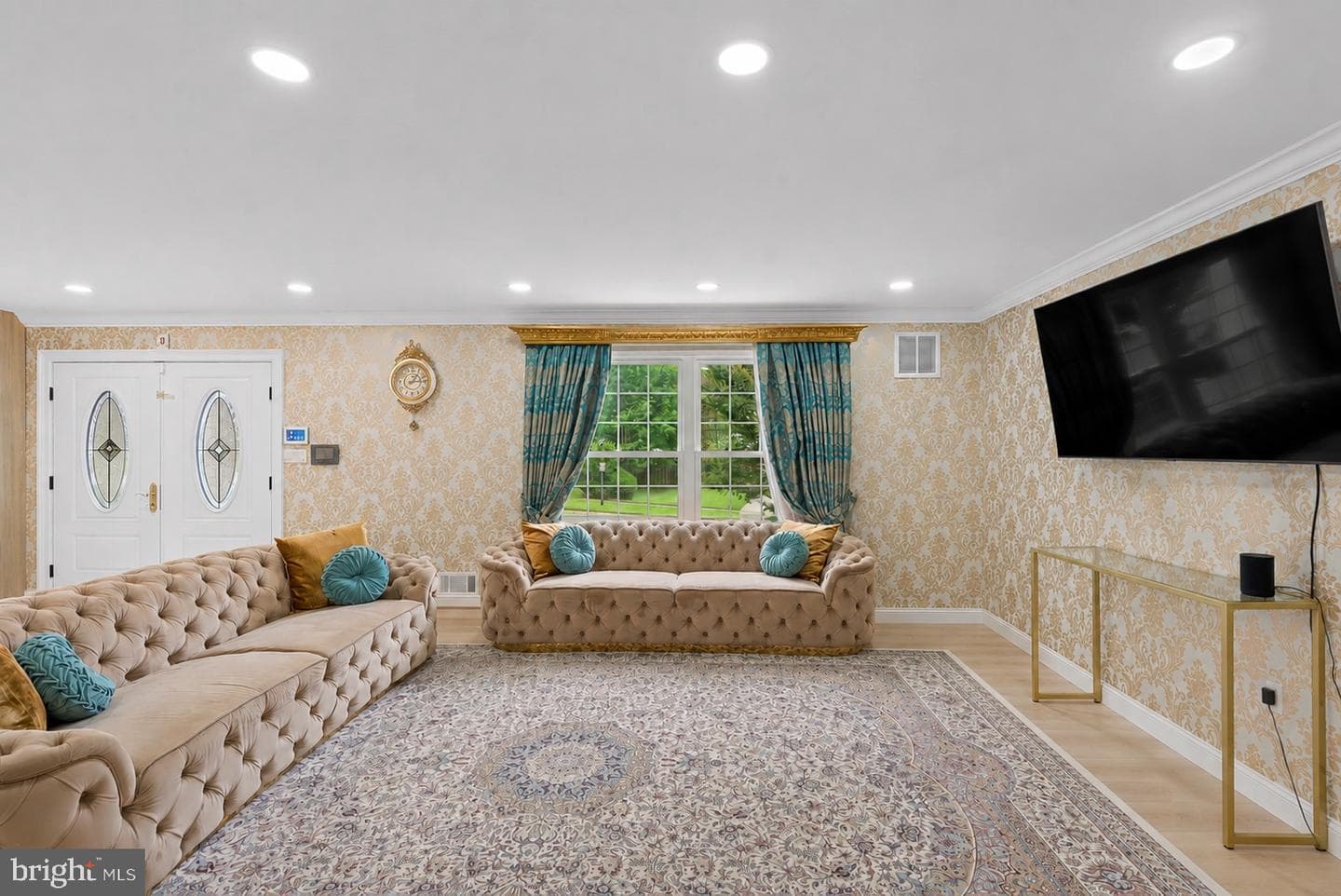 10904 Gainsborough Road photo 5