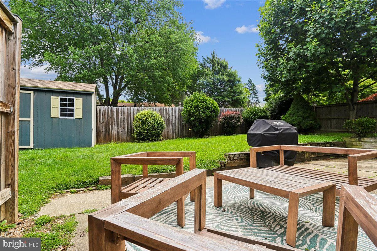 10123 Capitol View Avenue photo 23