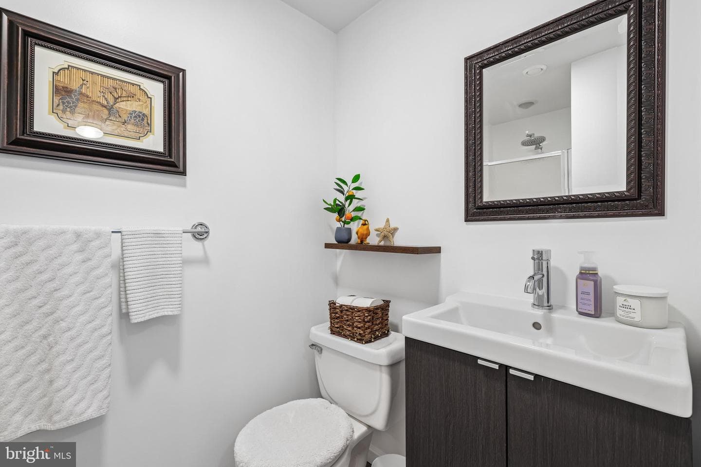 20541 Neerwinder Street photo 18