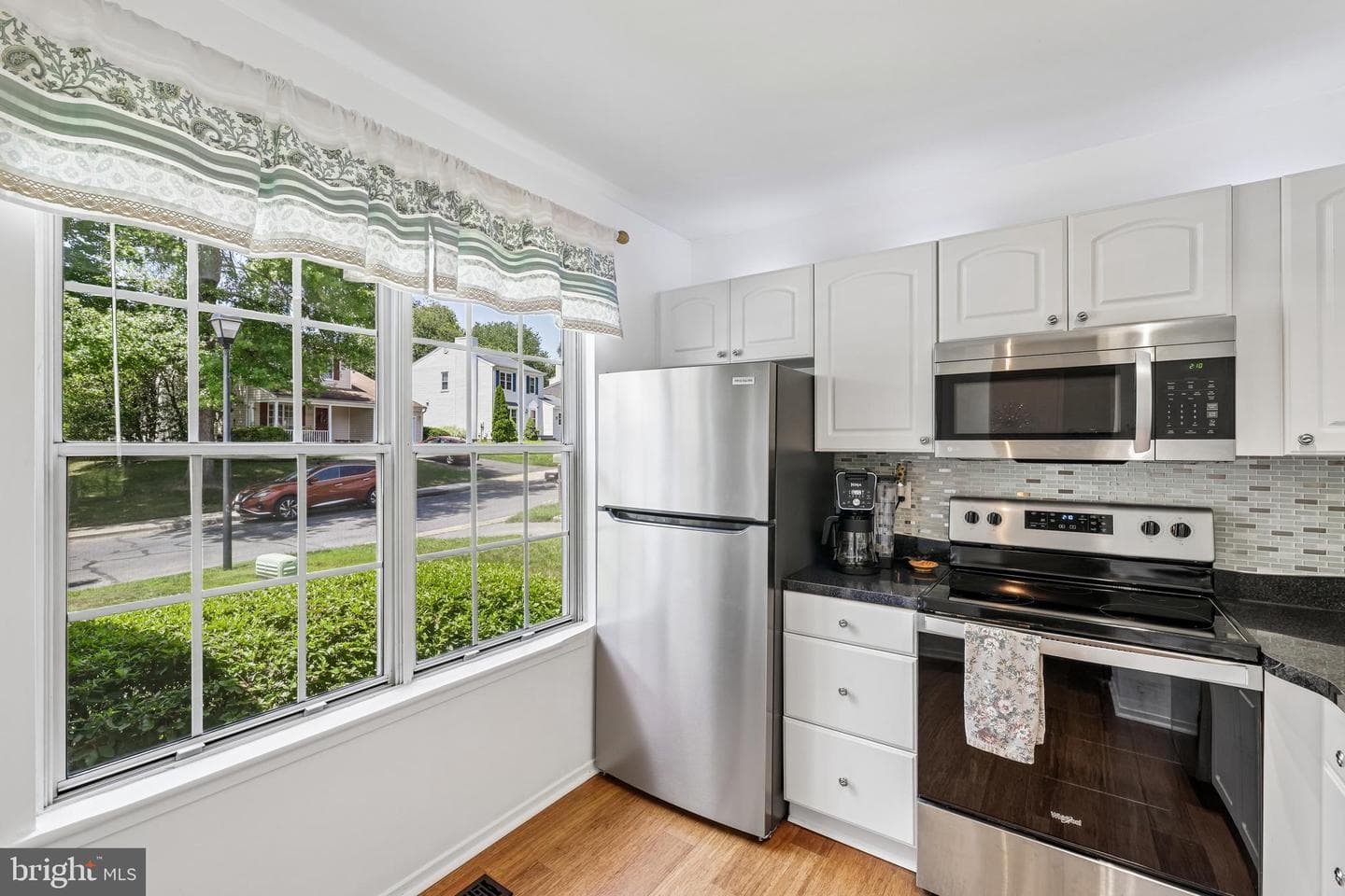 20541 Neerwinder Street photo 6