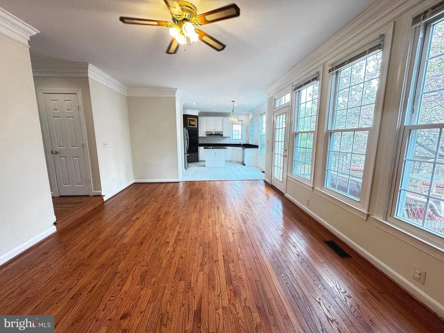 125 Mission Drive photo 17