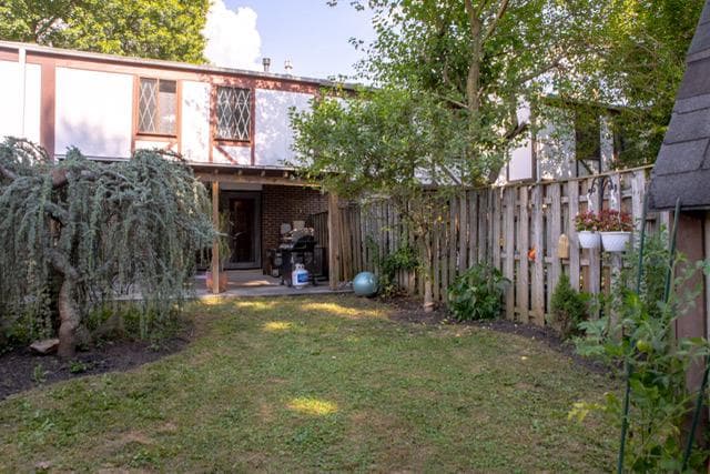 11652 Bedford Court photo 28
