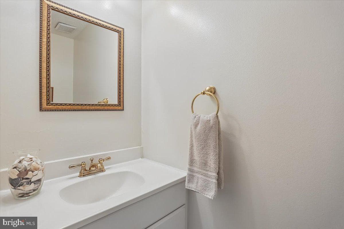 11 Teaneck Court photo 14