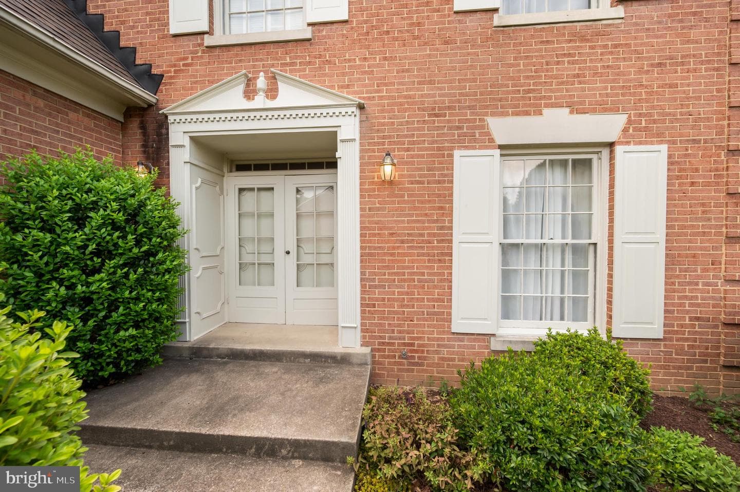 10253 Gainsborough photo 3