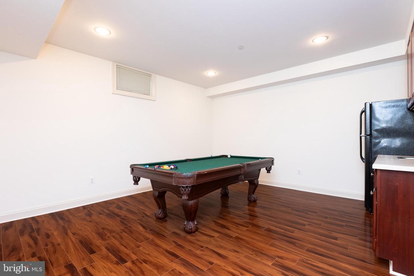 215 N Van Buren Street photo 137