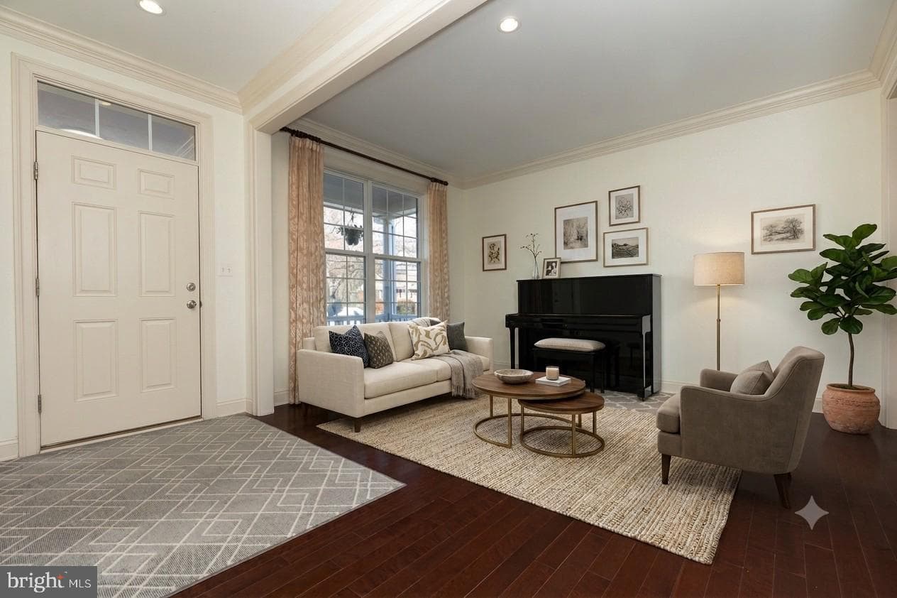 215 N Van Buren Street photo 31