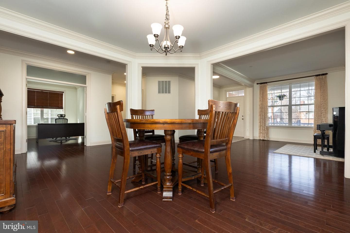 215 N Van Buren Street photo 45