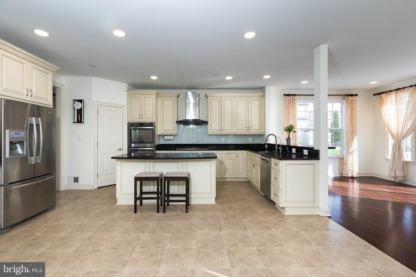 215 N Van Buren Street photo 56
