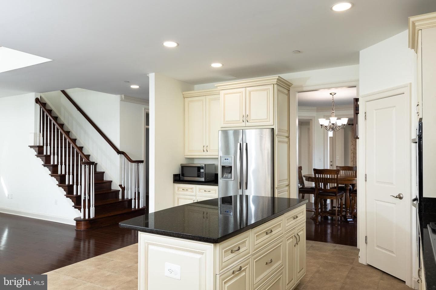 215 N Van Buren Street photo 62
