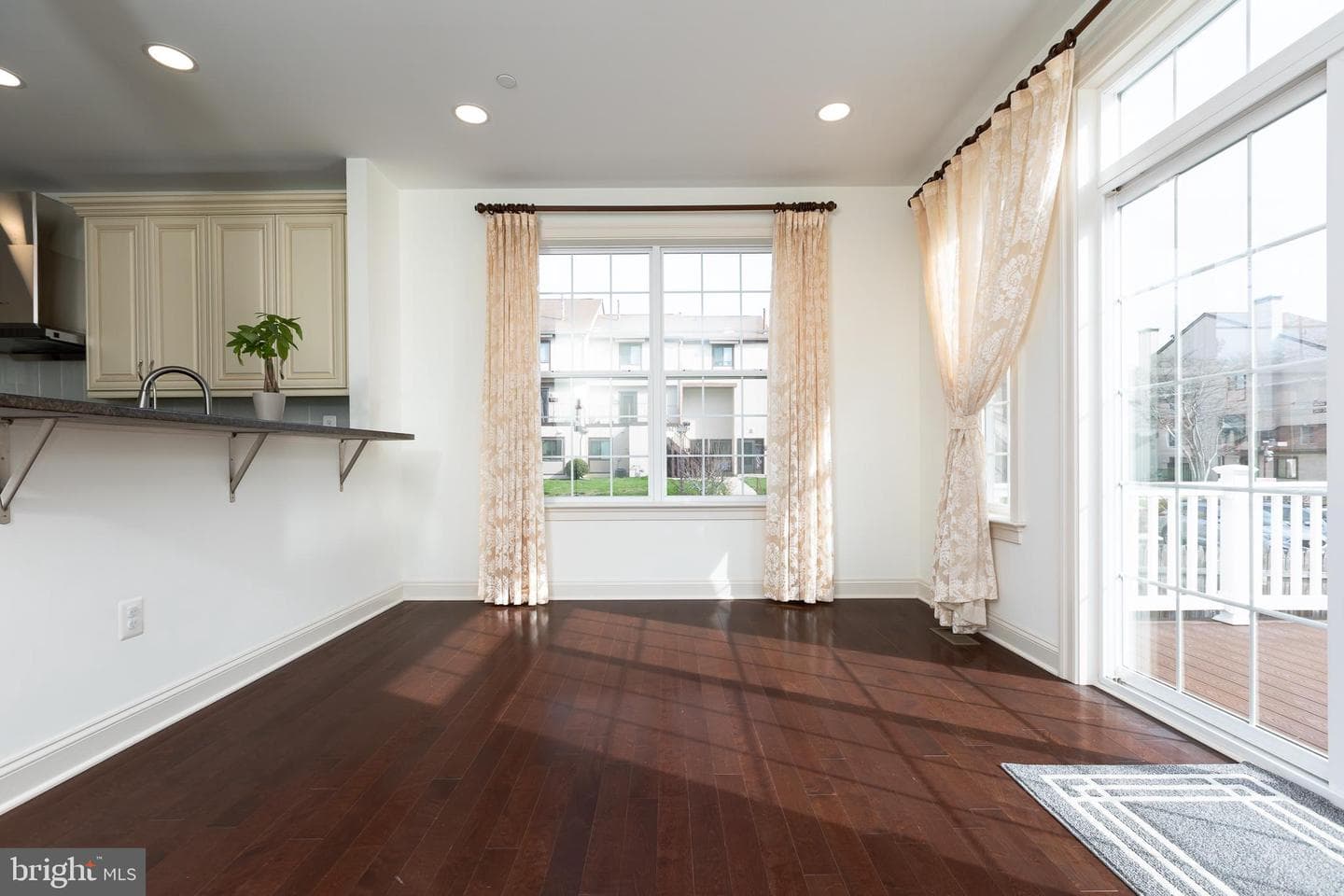 215 N Van Buren Street photo 65