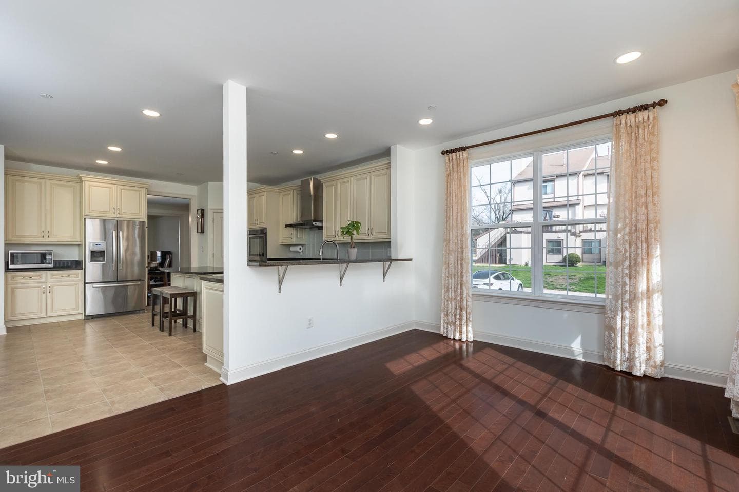 215 N Van Buren Street photo 66