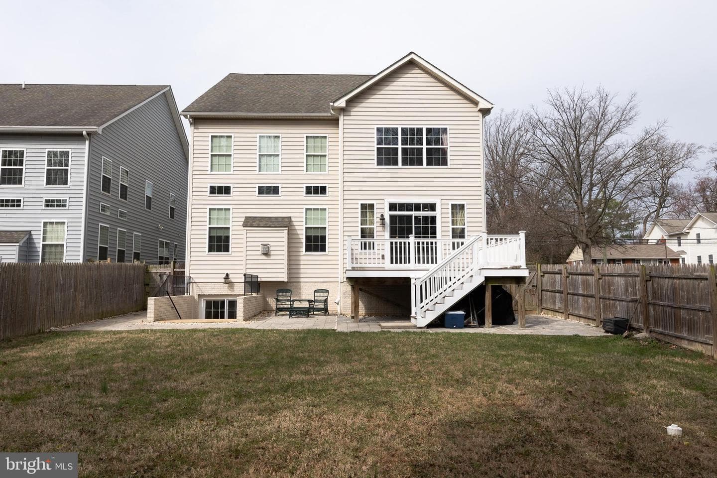 215 N Van Buren Street photo 90