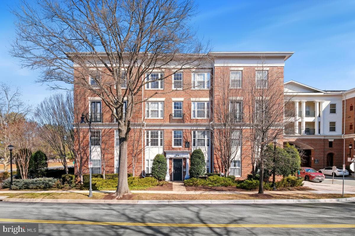 7 Booth Street #110, Gaithersburg