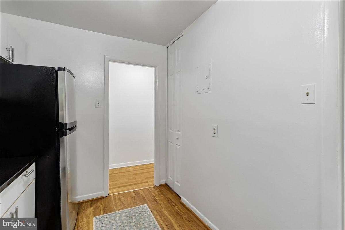 10518 Weymouth Street #102 photo 13